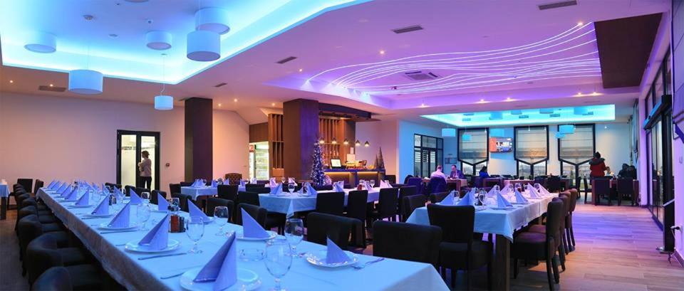 Restaurace v ubytování Hotel Crystal