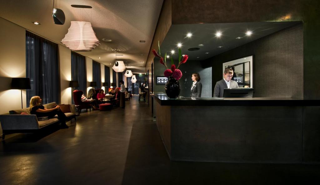 Posezení v ubytování COSMO Hotel Berlin Mitte