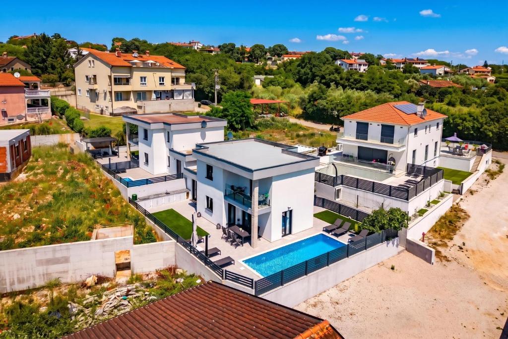 Villa Andreas With private Pool - Happy Rentals
