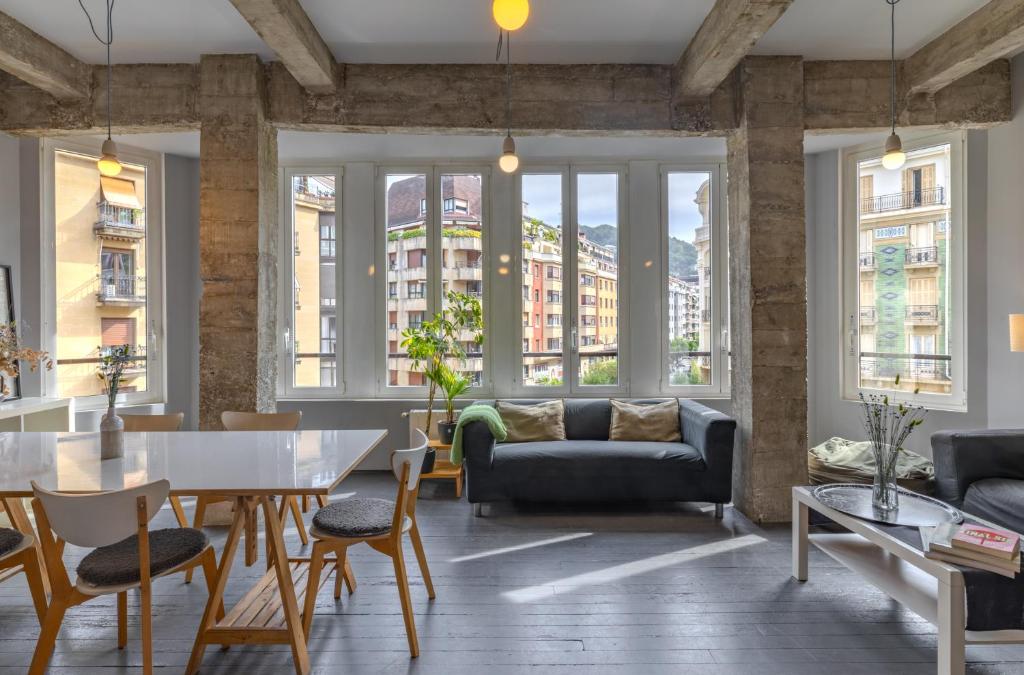 San Sebastian playa Zurriola-NO PARTIES AT HOME-NO FIESTAS EN CASA-300 meters to the beach-90 m2