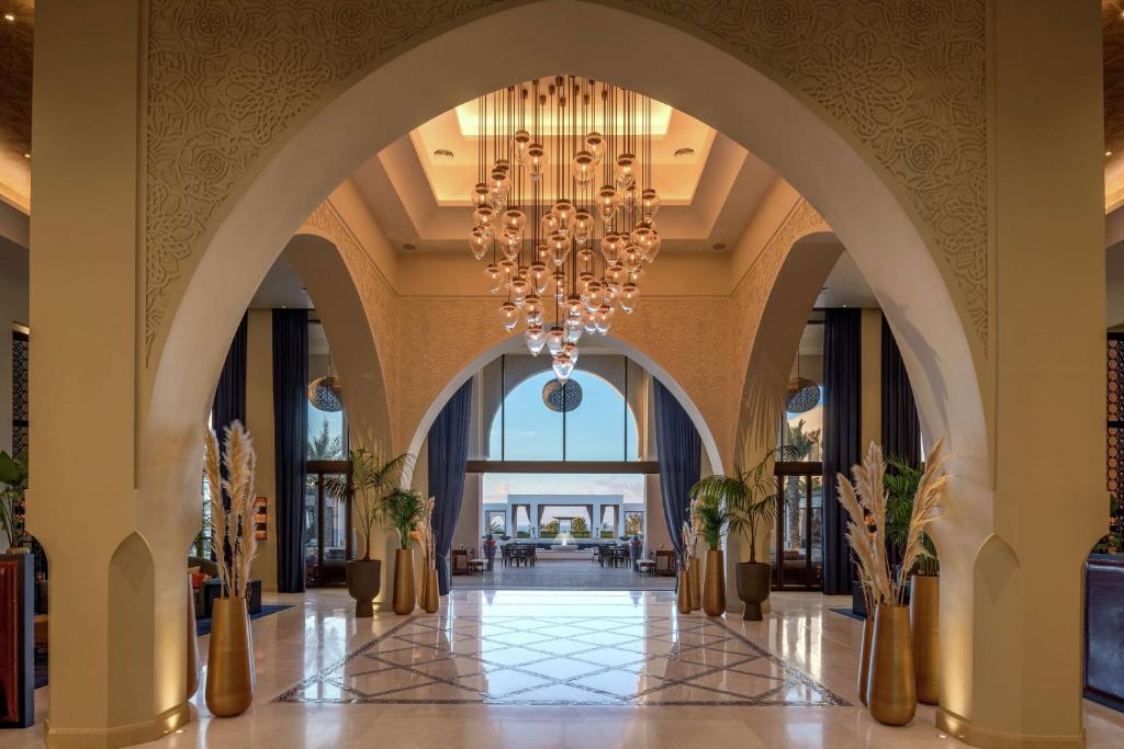 Hilton Tangier Al Houara Resort & Spa - resort de luxe 5 étoiles avec golf et spa à Al Houara Maroc