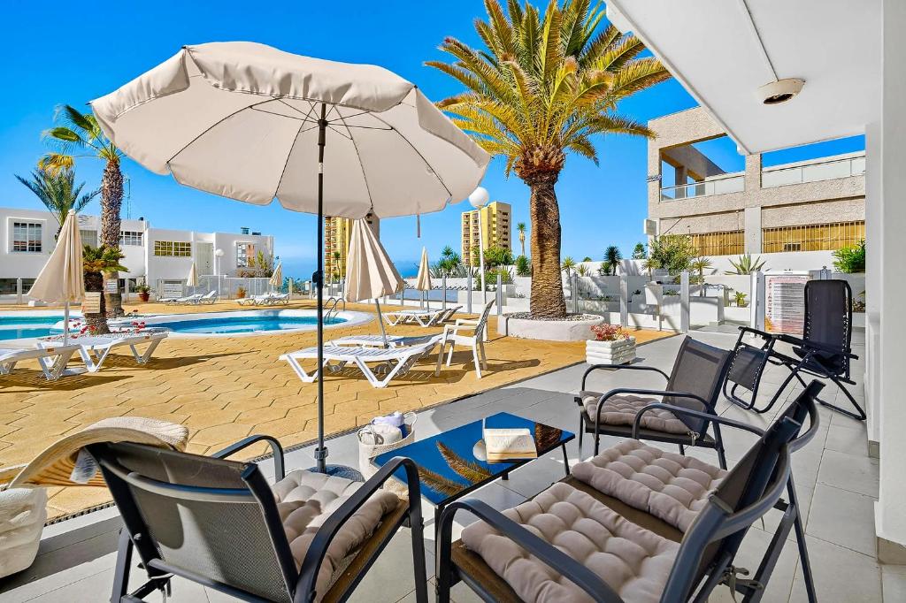 Azahara Playa Suites