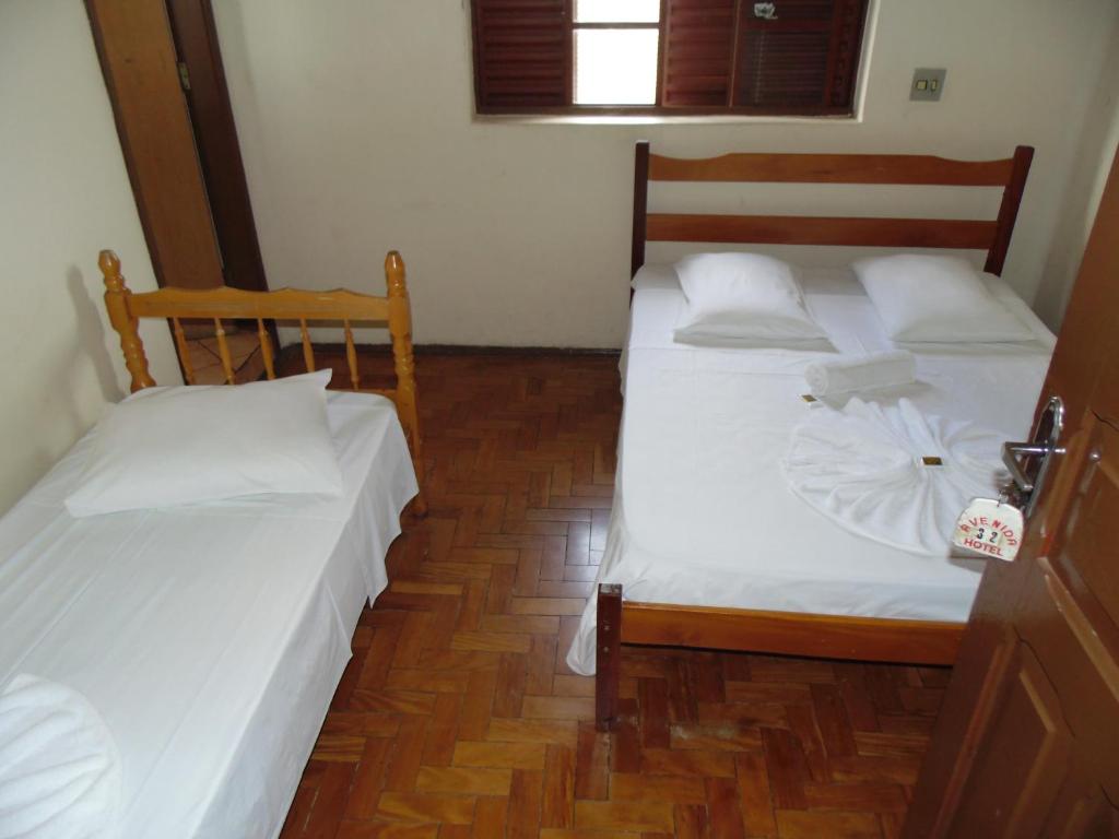  Avenida Hotel