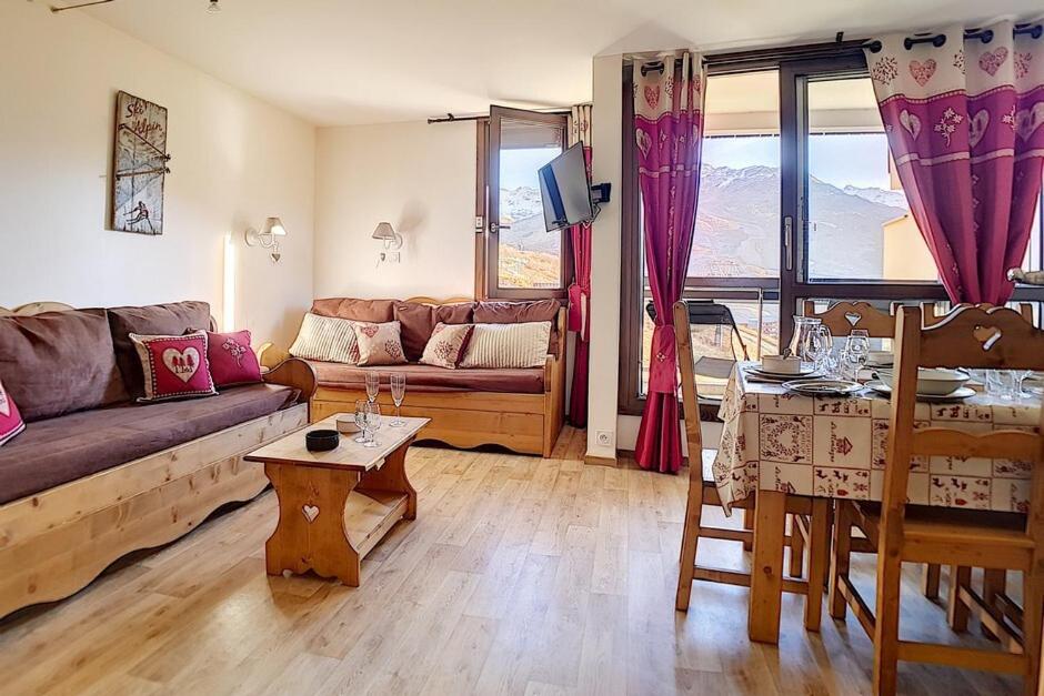 Résidence Origanes - Appartement confortable · Départ et retour skis aux pieds · Balcon Parking inclus MAE-1034