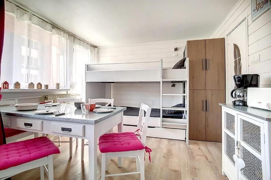 Résidence Les Lauzes - Appartement rénové · Départ et retour ski aux pieds · MAE-1444