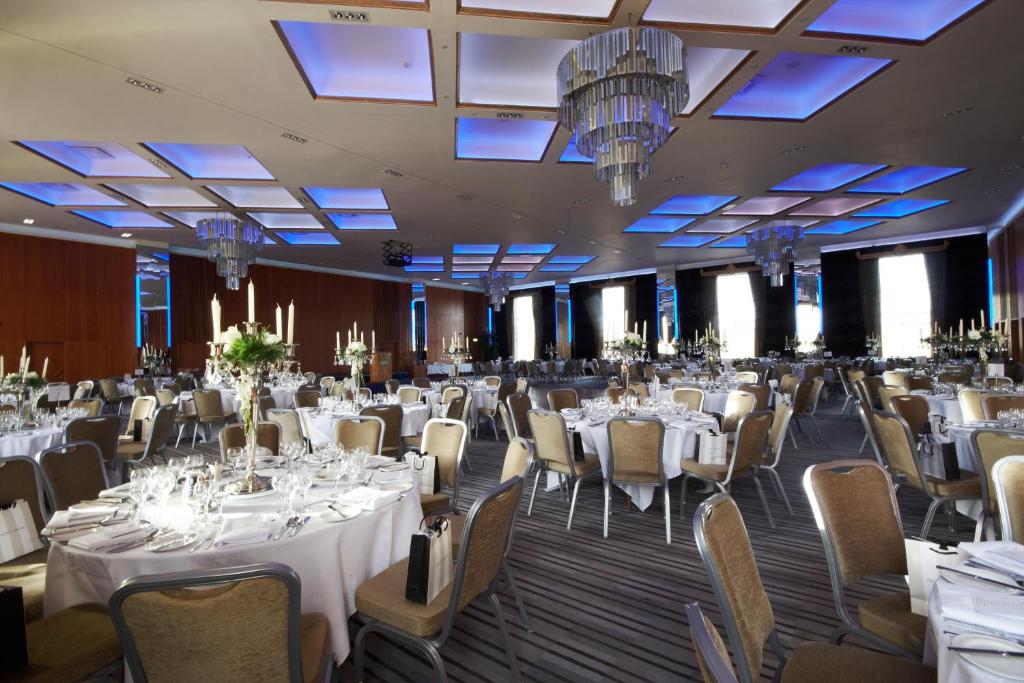 Restaurace v ubytování Rochestown Park Hotel & Leisure Centre