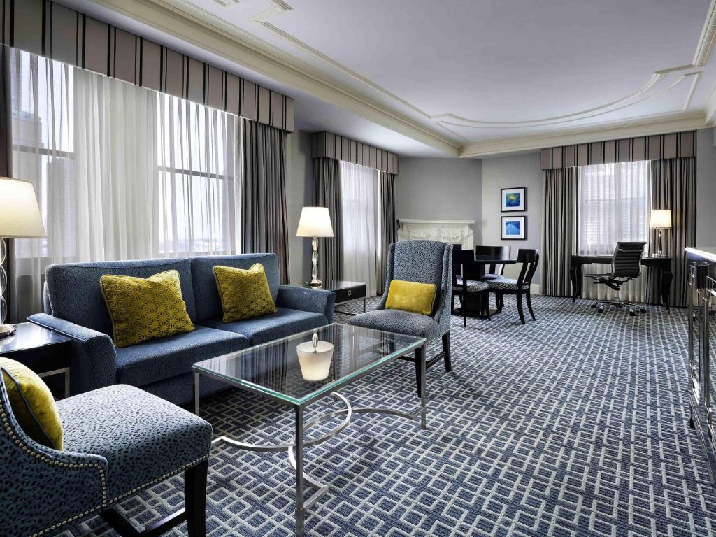 Fairmont Royal York Hotel - 