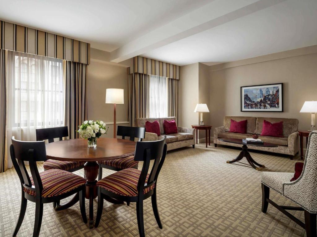 Fairmont Royal York Hotel - 