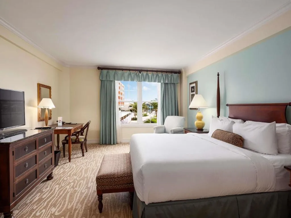 Fairmont King Room with City View