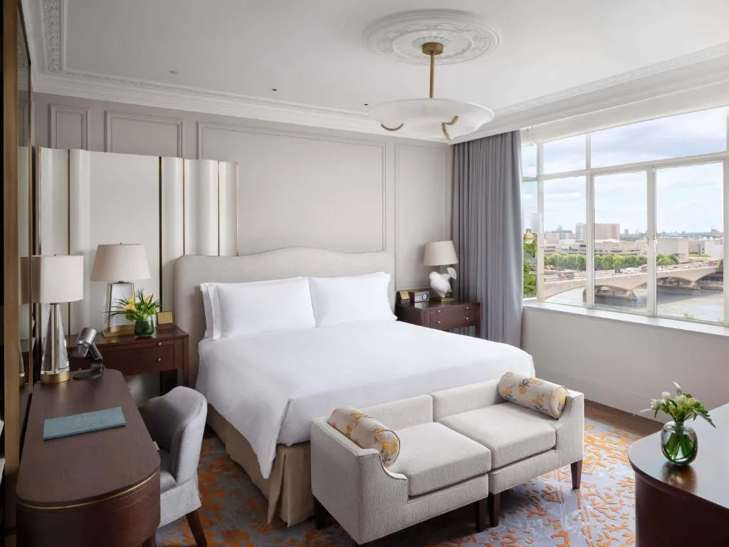 One-Bedroom River View Suite