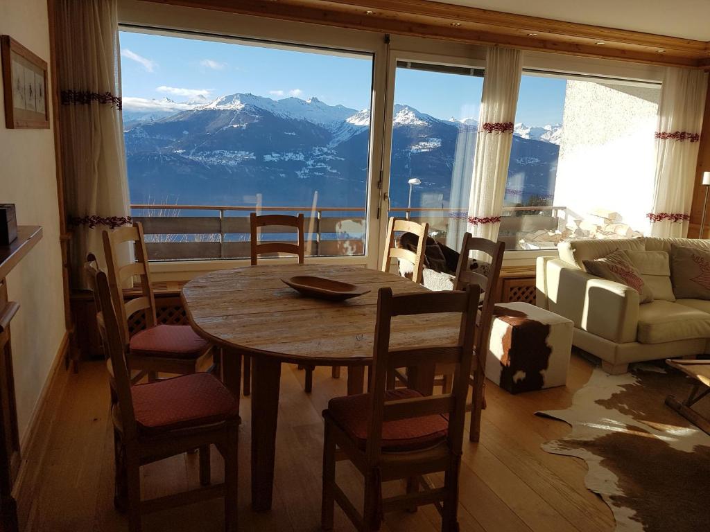 Appartement Clairière des Barzettes avec vue magnifique, Crans-Montana,  Switzerland - Booking.com