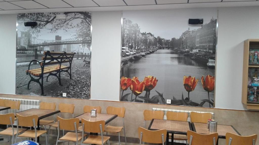 Restaurace v ubytování Hostal Athlanta