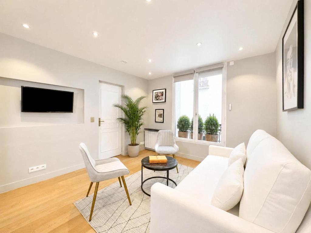 Spacious flat for 4 - Eiffel Tower