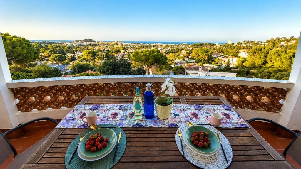 Villa Margarita Dénia con vistas al mar, piscina privada y jacuzzi