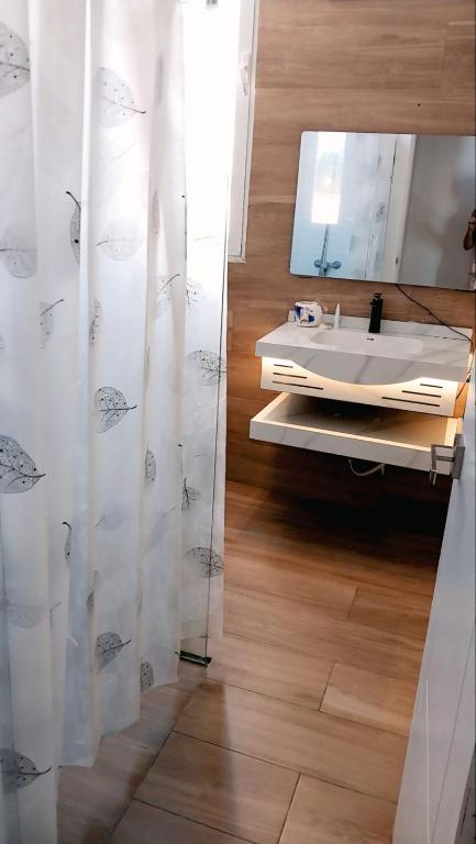 Flora Beach Pool Hotel Residences — 5