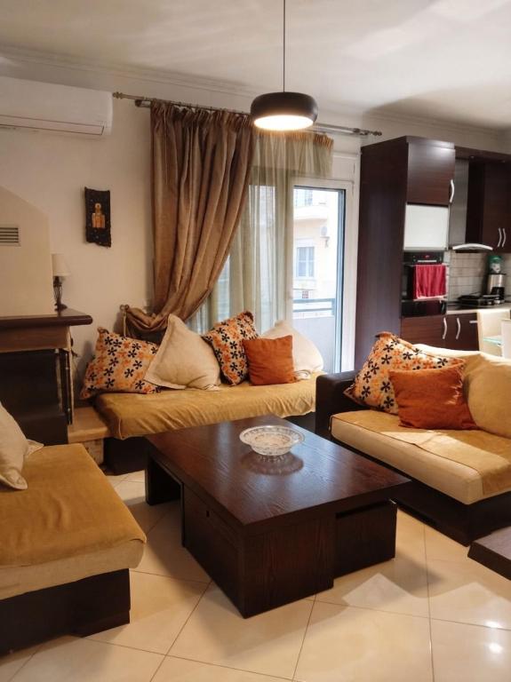 Sofies House next to Papageorgiou Hospital, private parking included