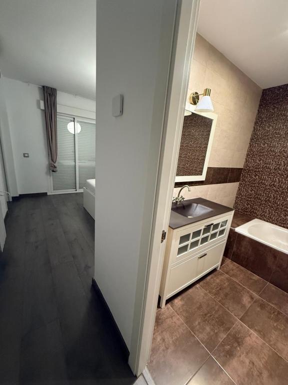 Rooming Madrid Chinatown