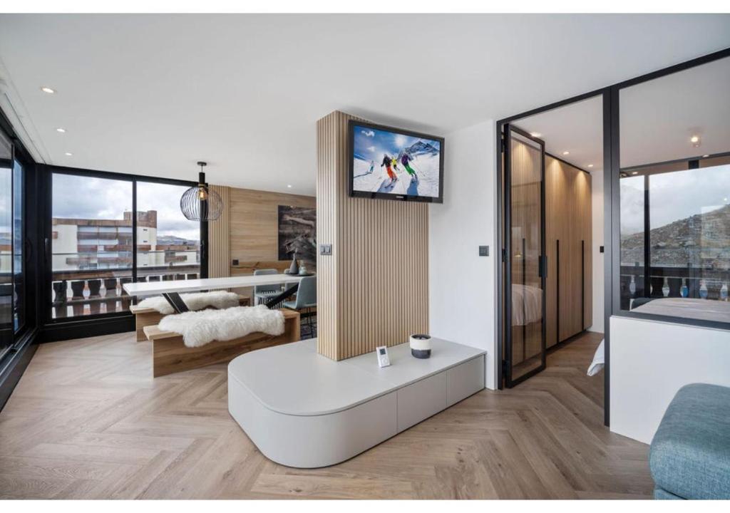 Premium Ski-In Out apartment with Views