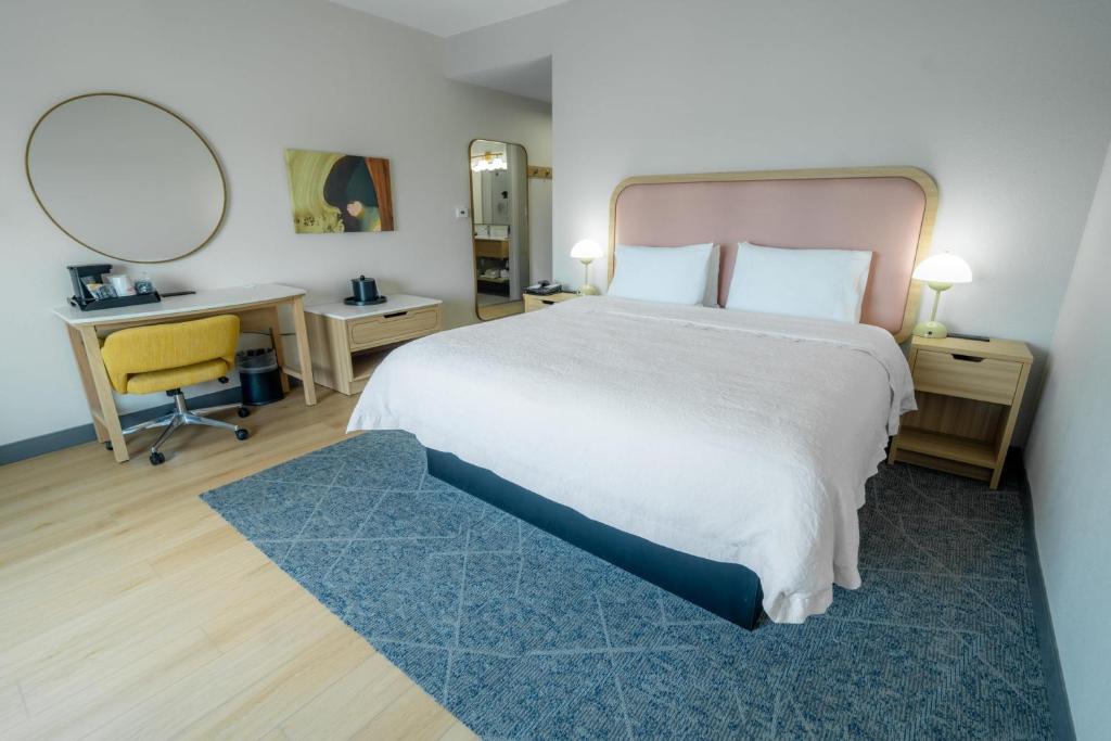 Hampton Inn & Suites Mission - 