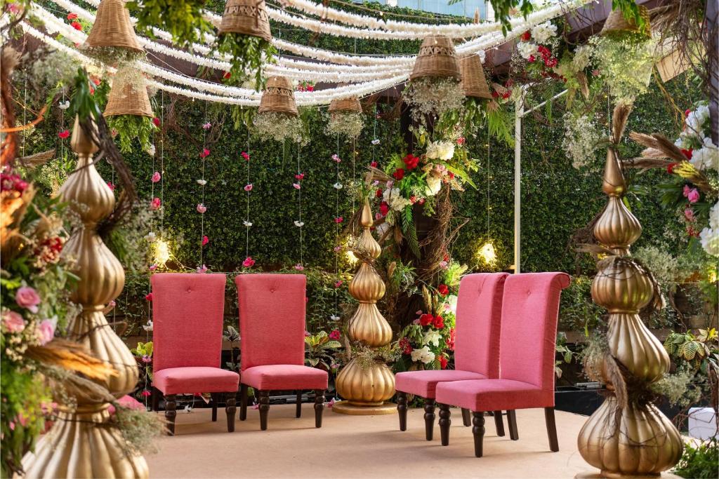 فضای داخلی Hilton Mumbai International Airport Hotel در بمبئی - تصویر ۳