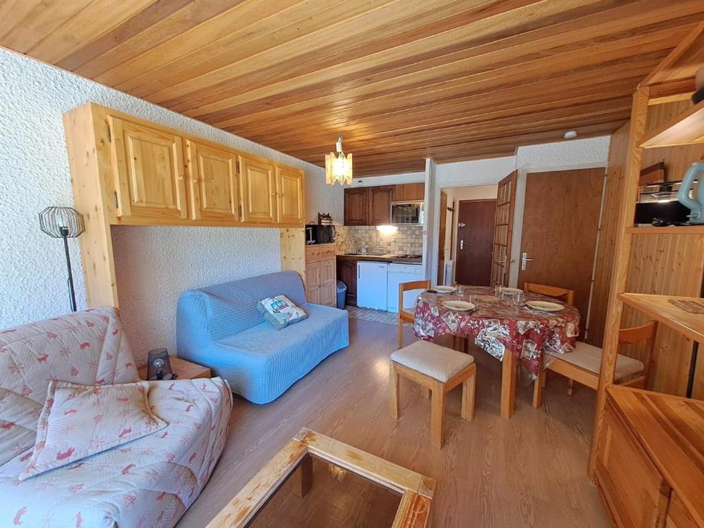 Studio 4 pers au pied des pistes avec balcon sud
