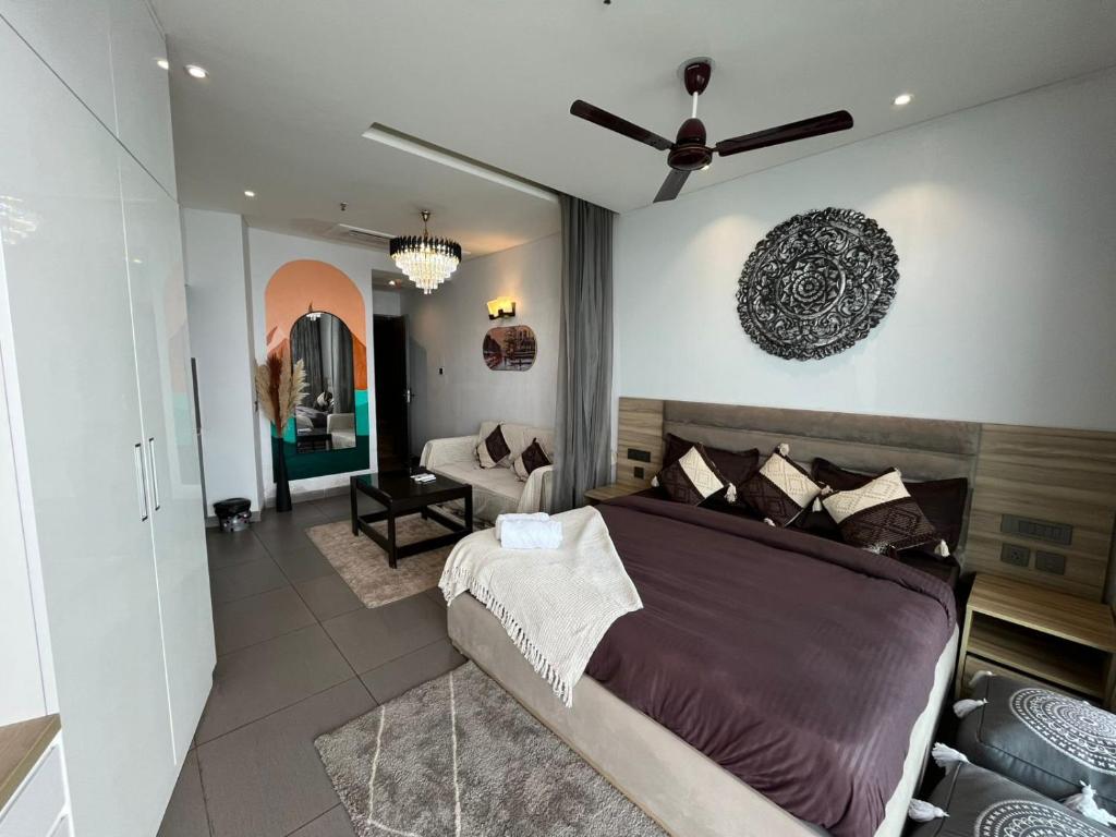 Hotel Novo- Luxurious Studio In Supernova در دهلی نو