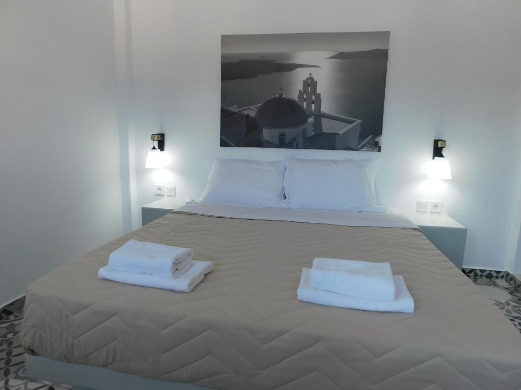 Fira Sunrise Economy Rooms
