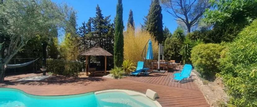 Villa 10 mn on foot from beaches, TGV station and city center with swimming pool