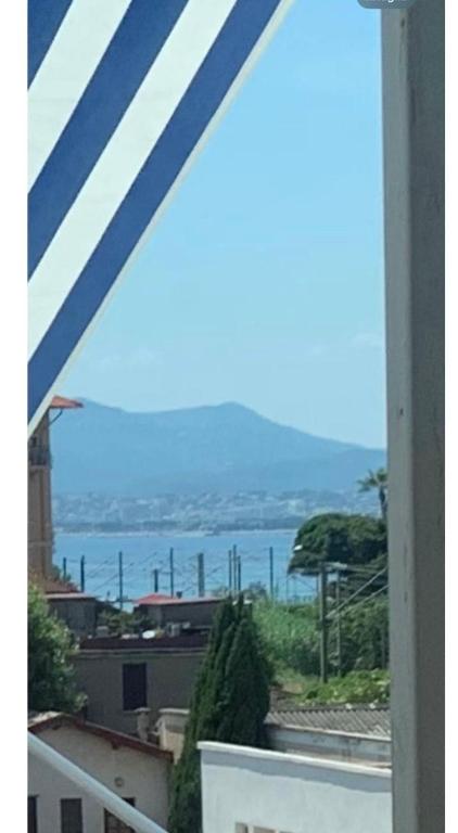 Appartamento tranquillo, parcheggio, 150 metri dal mare, piscina