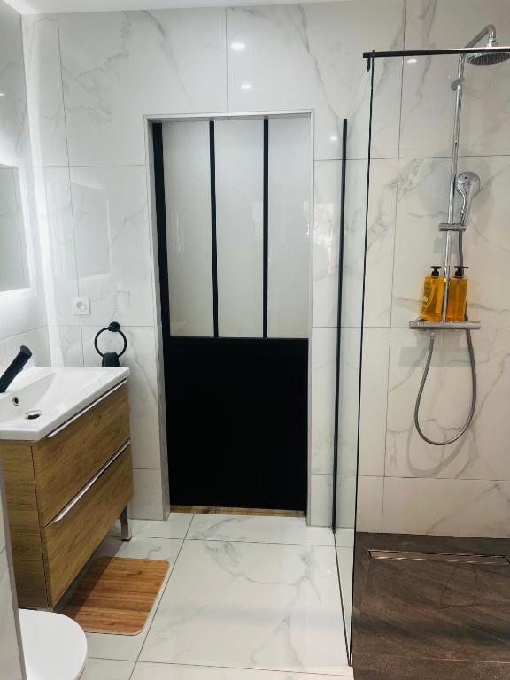 appartement cosy et lumineux avec parking gratuit – photo 23