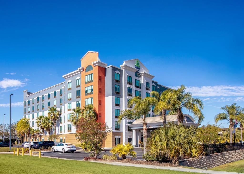 Holiday Inn Express-International Drive, an IHG Hotel