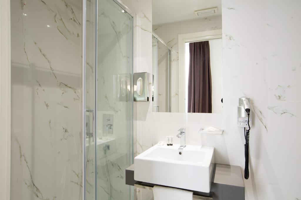 Crosti Hotel - Resim 17