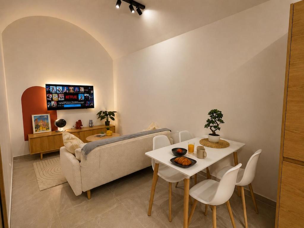 Renovated Cozy Haven - Old Town and Beach