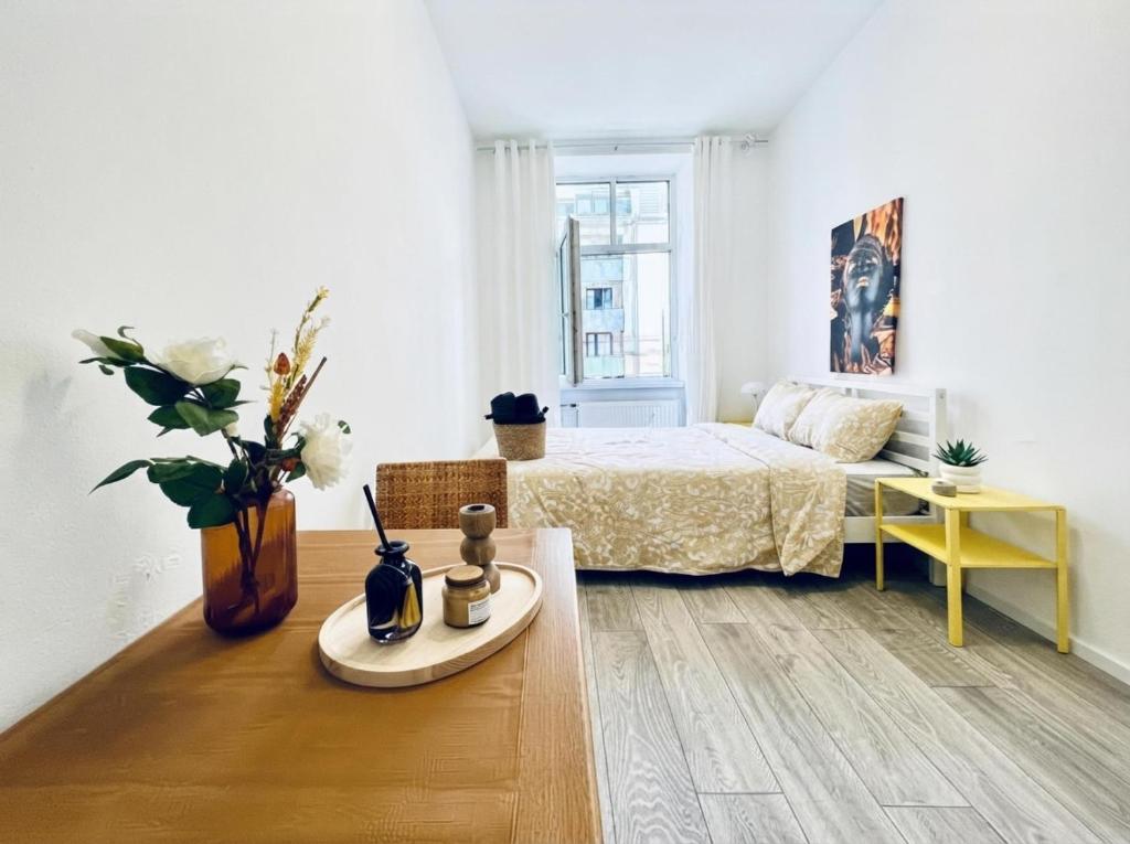 Vienna City Studio near Tram & Metro
