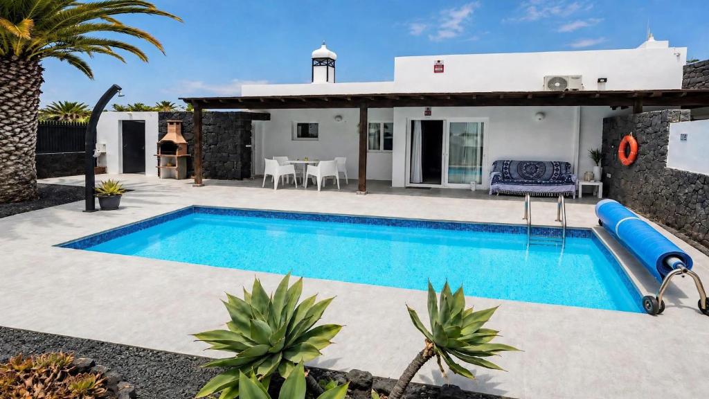 Villa Descansa with private Pool, Air-Conditioning, Sea View, Smart-TV Wifi