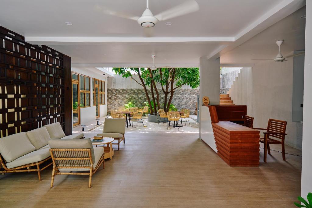 Ranfaru Inn - View 11