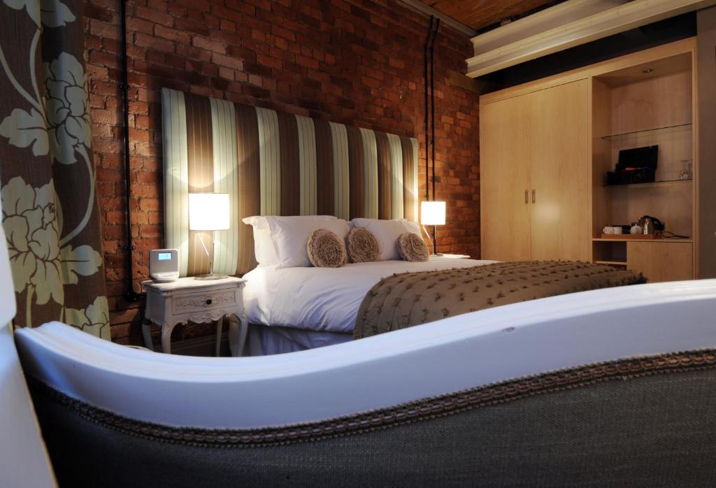 Velvet Hotel - Standard King Room