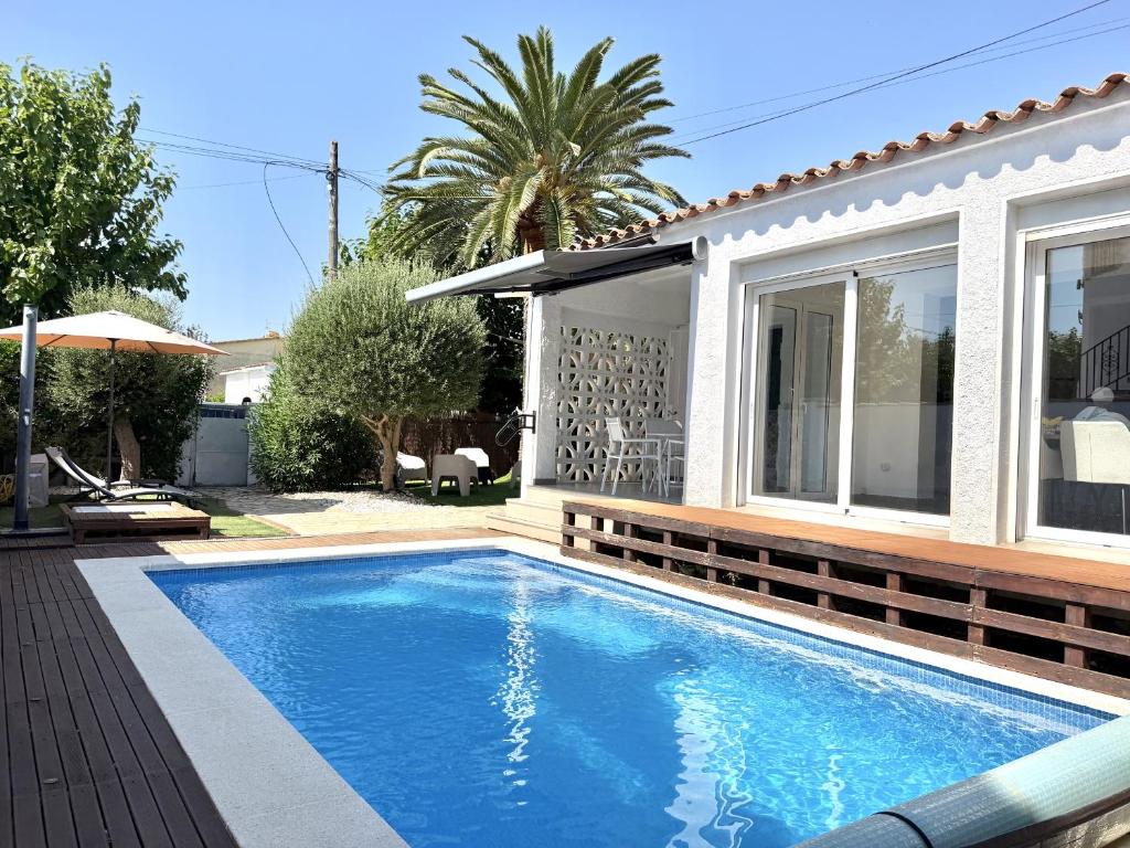 WELCS CASA 438 EMP con piscina y jardin
