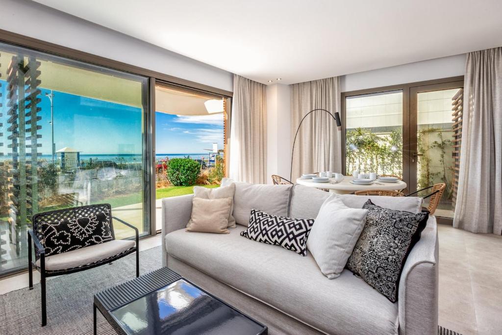 Luxury Málaga Beachfront Triplex Private Garden
