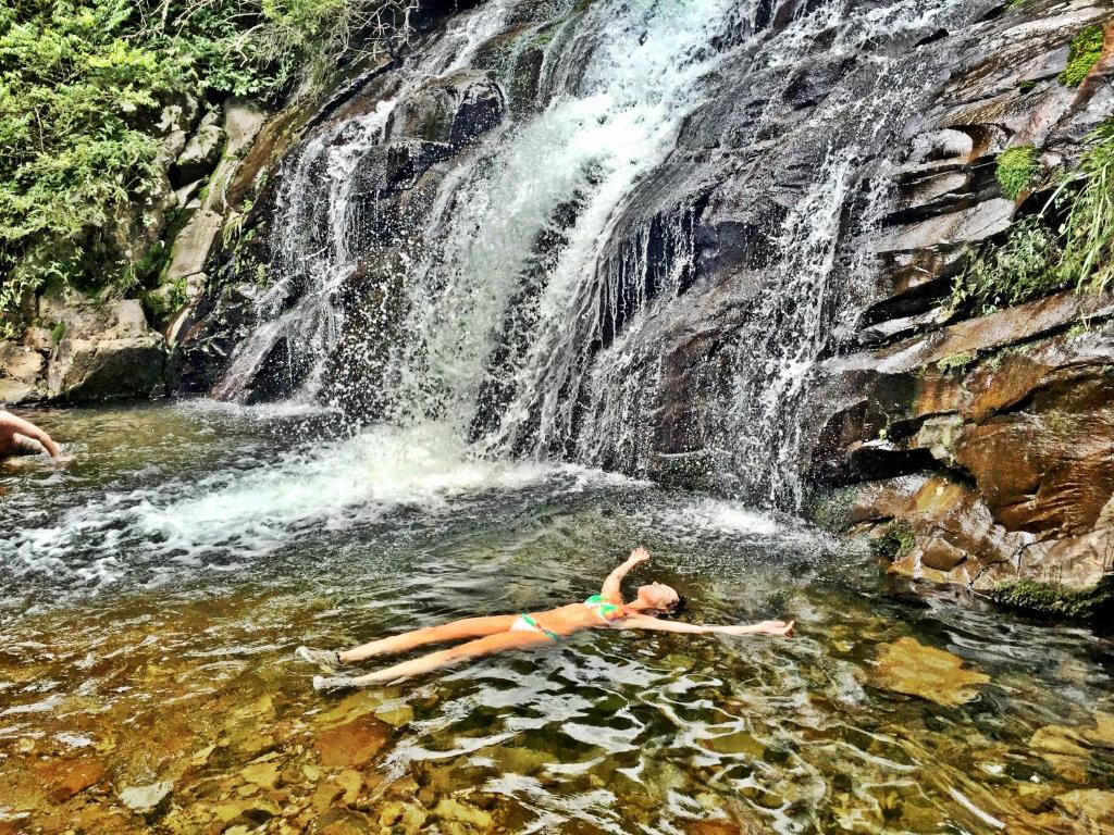  Cachoeira dos Borges Cabanas e Parque