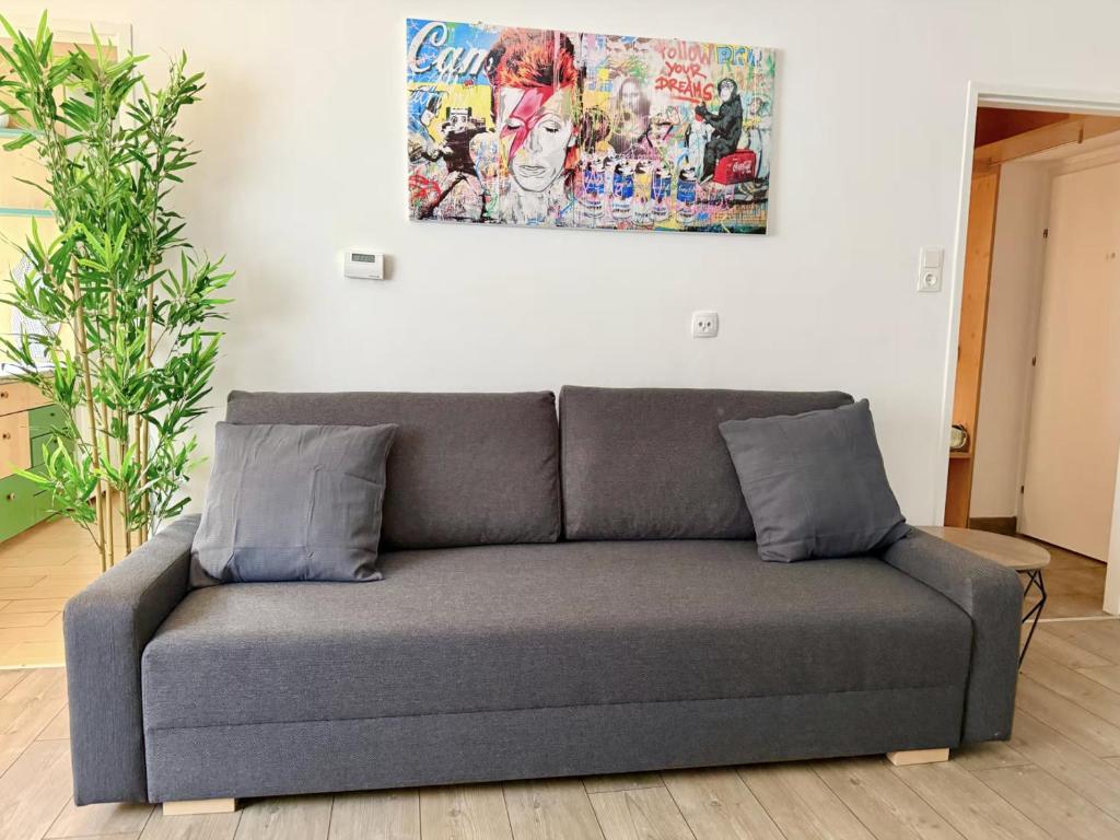 Stylish Apartment near Airport & Train