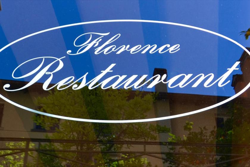 Certificato, attestato, insegna o altro documento esposto da Hotel Florence
