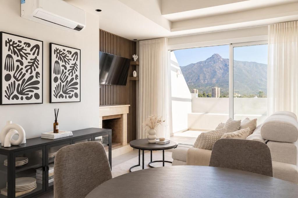 Luxury Penthouse with Private Terrace and Sea Views