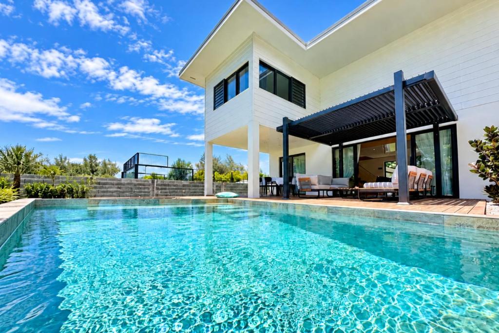Villa Vaimoeani bungalow - piscine et calme à Haapiti Moorea - 8 pers - hébergement à Moorea