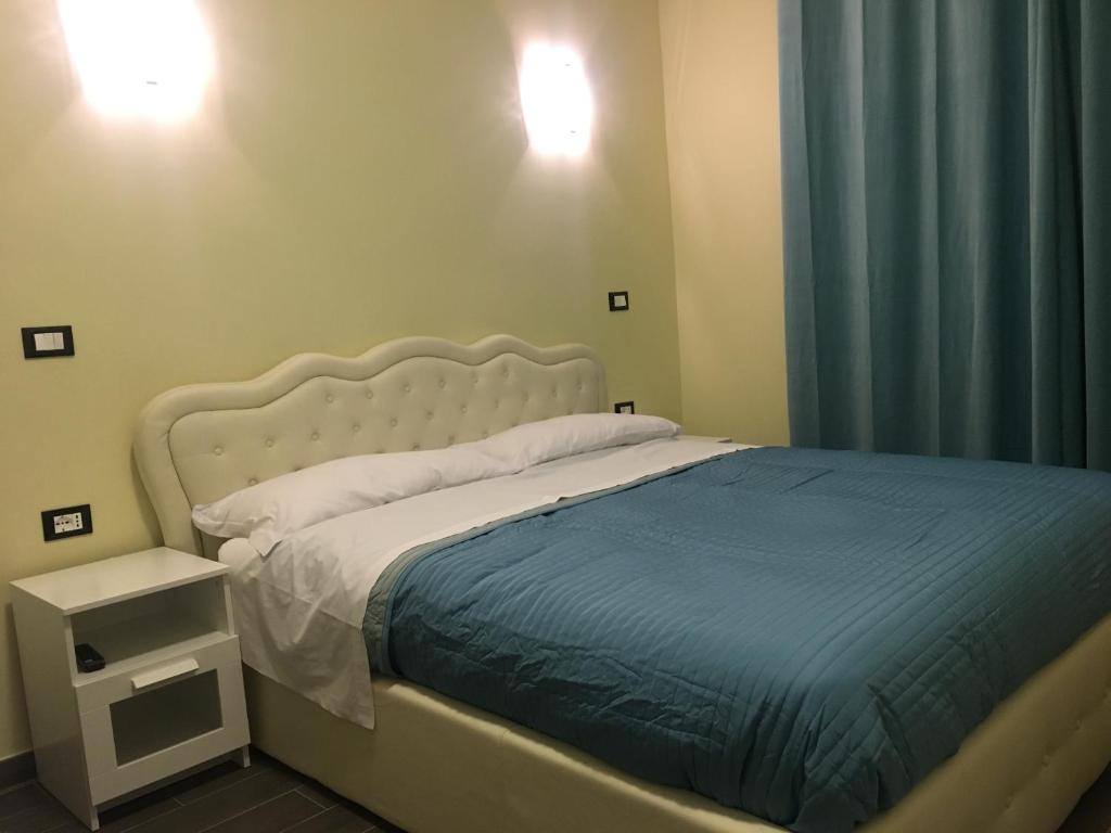 Favola Romana - Guest House - Triple Room With Private Bathroom
