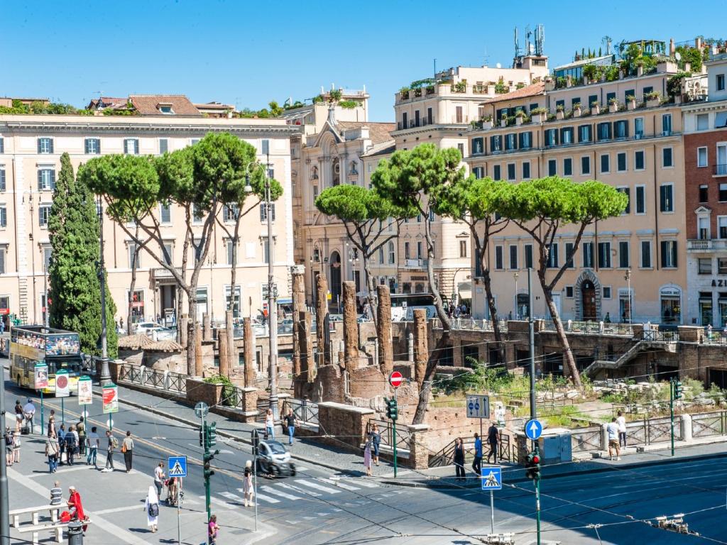 Nespecifikovaný výhled na destinaci Řím nebo výhled na město při pohledu z penzionu