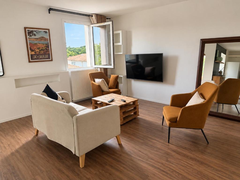 Montpellier apartment near city center beach