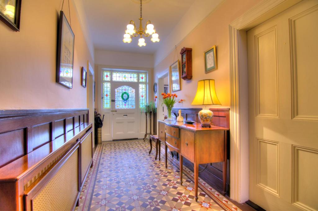 TV a/nebo společenská místnost v ubytování St Judes B&B