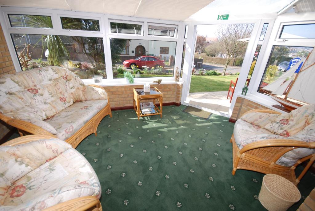 Posezení v ubytování Westbury Lodge