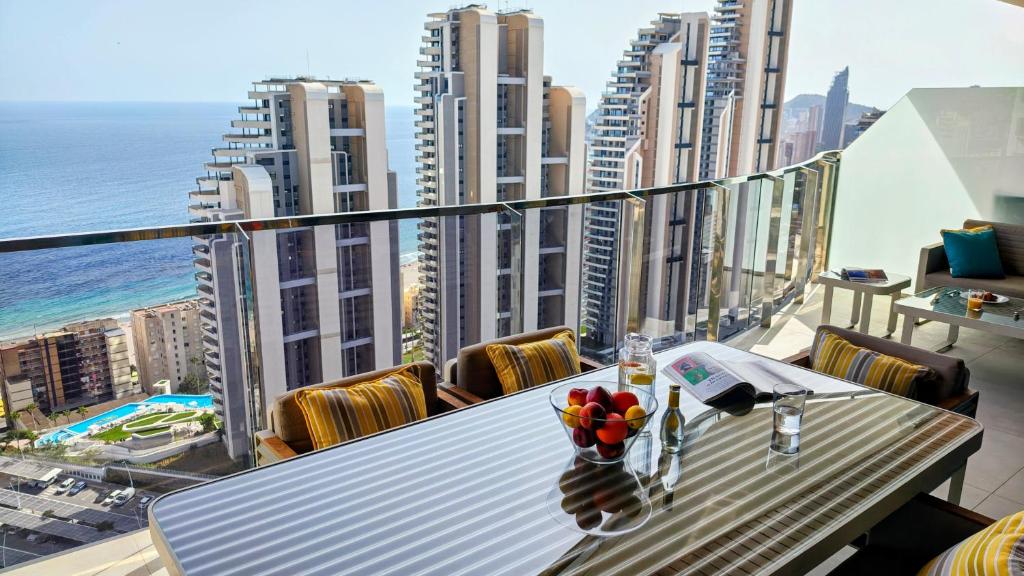 SUNSET WAVES elegant apartment